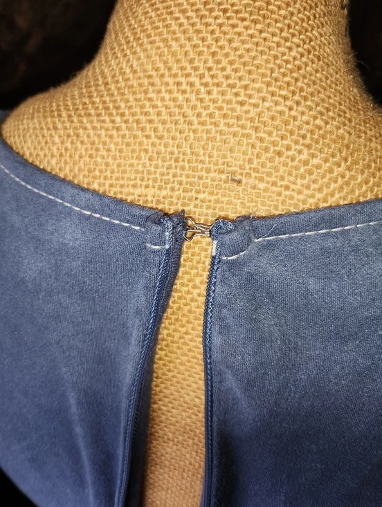 Scoop V-Neck Light Blue Belted Knit Dress - Picture 5 of 6